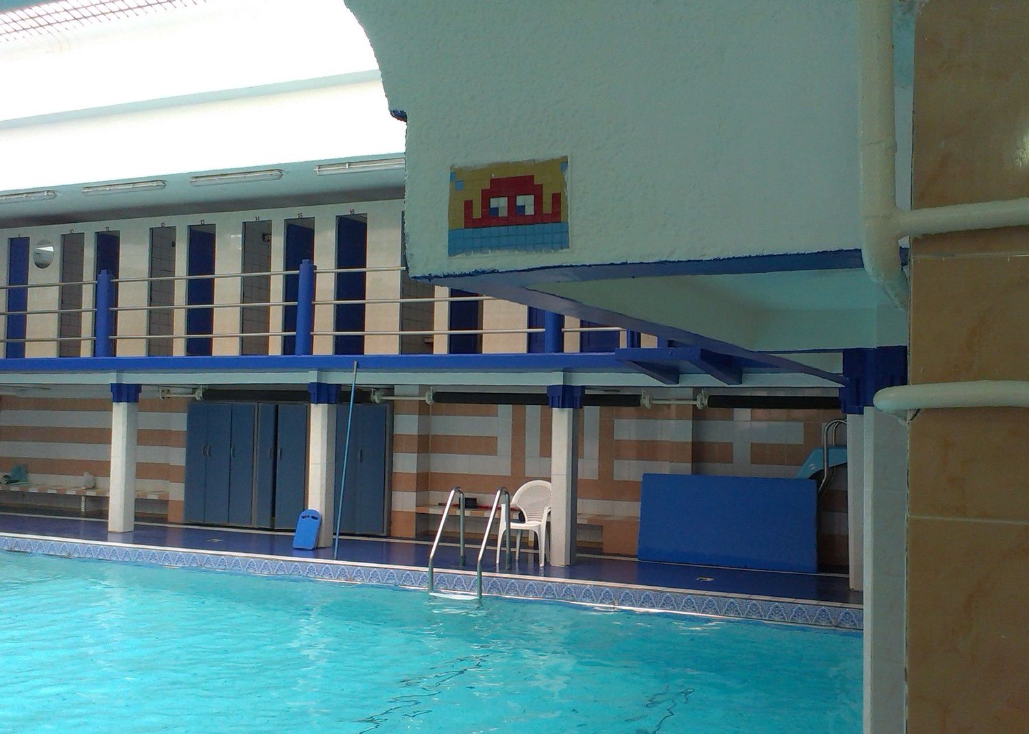 La piscine Espace Form Oberkampf, située dans le 11e arrondissement de Paris.